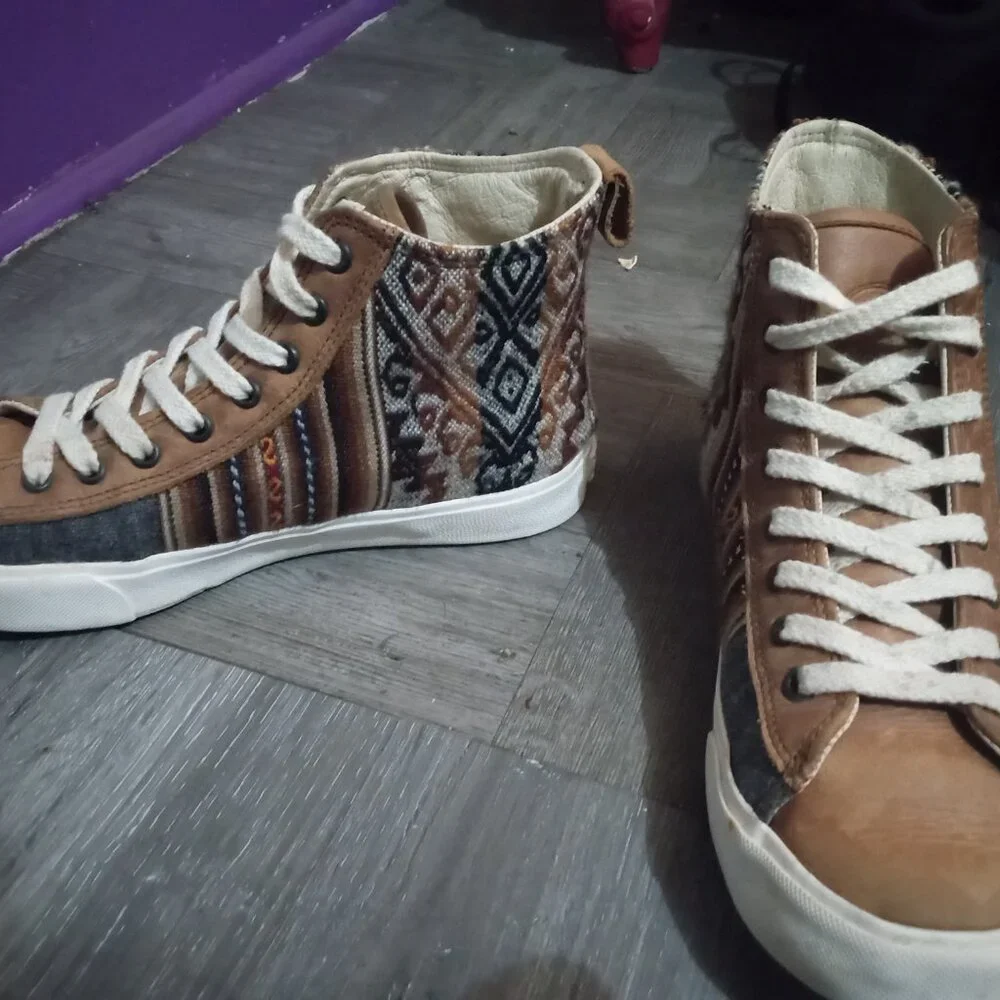 Shoes - Picture 2 of 3